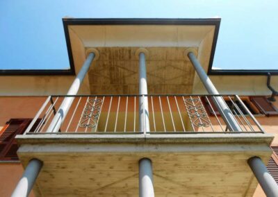 Particolare copertura balcone